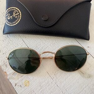 Ray-Ban Gold Frame Sunglasses with Dark Green Lenses